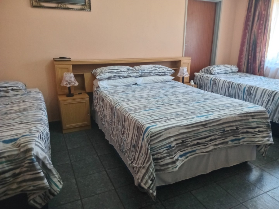 5 Bedroom Property for Sale in Bloemhof North West